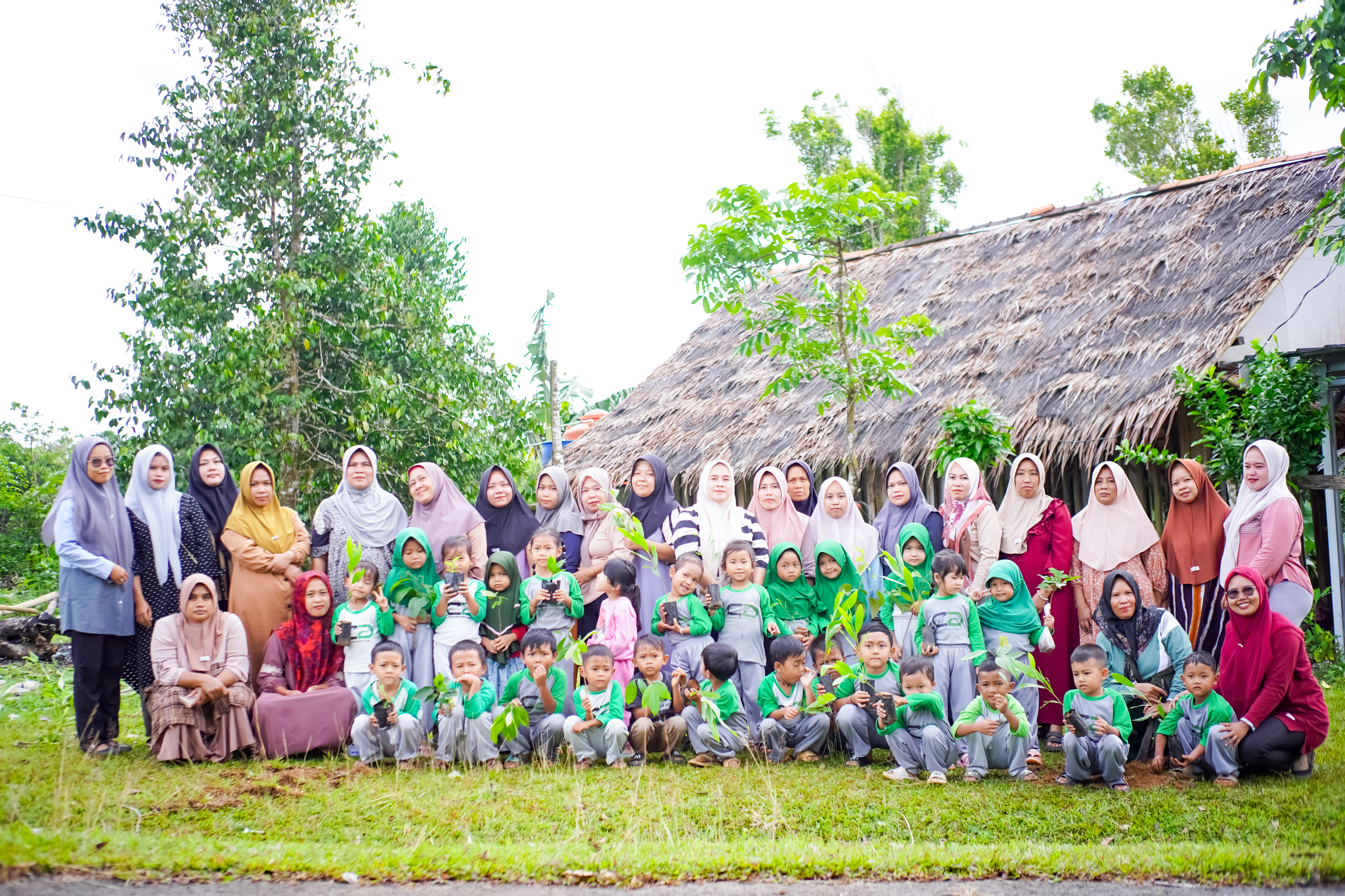 Upaya TK Alam Cahaya Aksara Memperkenalkan Pentingnya Menjaga Alam Sejak Dini